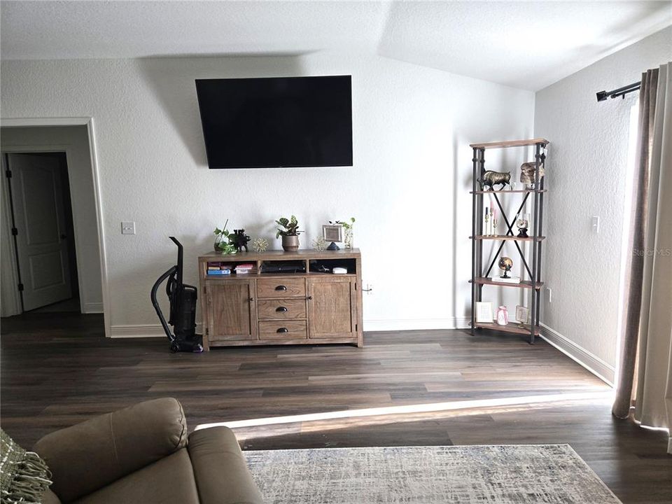 For Sale: $425,800 (4 beds, 2 baths, 2270 Square Feet)