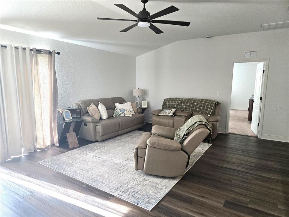 For Sale: $425,800 (4 beds, 2 baths, 2270 Square Feet)