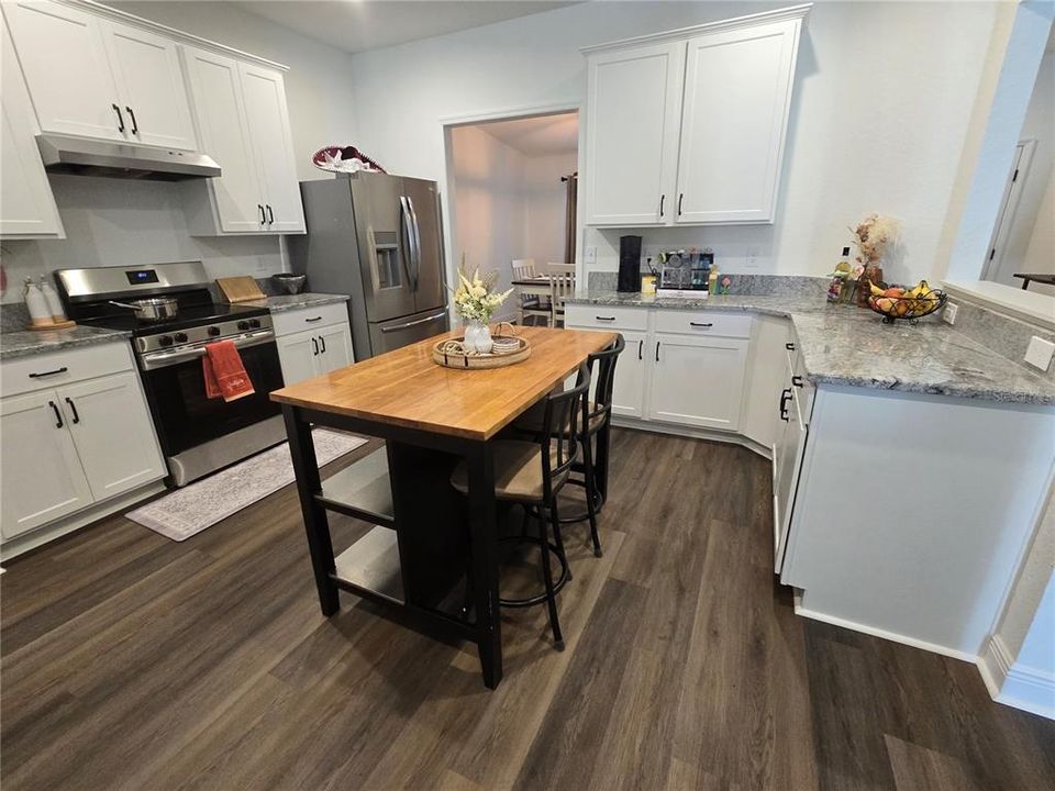 For Sale: $425,800 (4 beds, 2 baths, 2270 Square Feet)