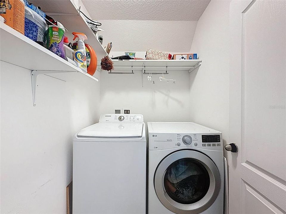 待售: $294,000 (4 贝兹, 3 浴室, 1825 平方英尺)