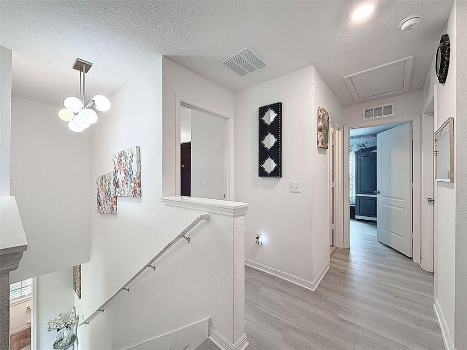 待售: $294,000 (4 贝兹, 3 浴室, 1825 平方英尺)