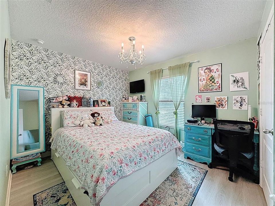 待售: $294,000 (4 贝兹, 3 浴室, 1825 平方英尺)