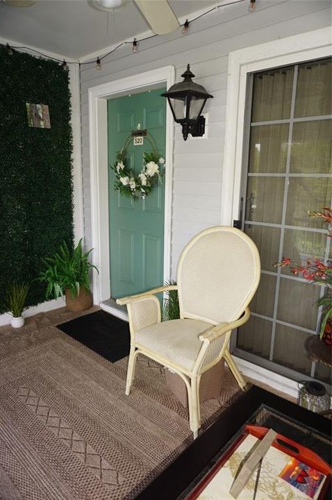 For Sale: $215,000 (1 beds, 1 baths, 700 Square Feet)