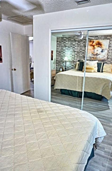 For Sale: $215,000 (1 beds, 1 baths, 700 Square Feet)