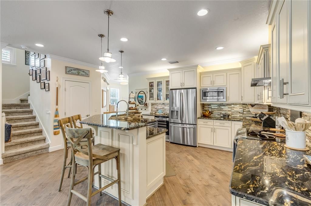 For Sale: $1,259,900 (3 beds, 2 baths, 2500 Square Feet)