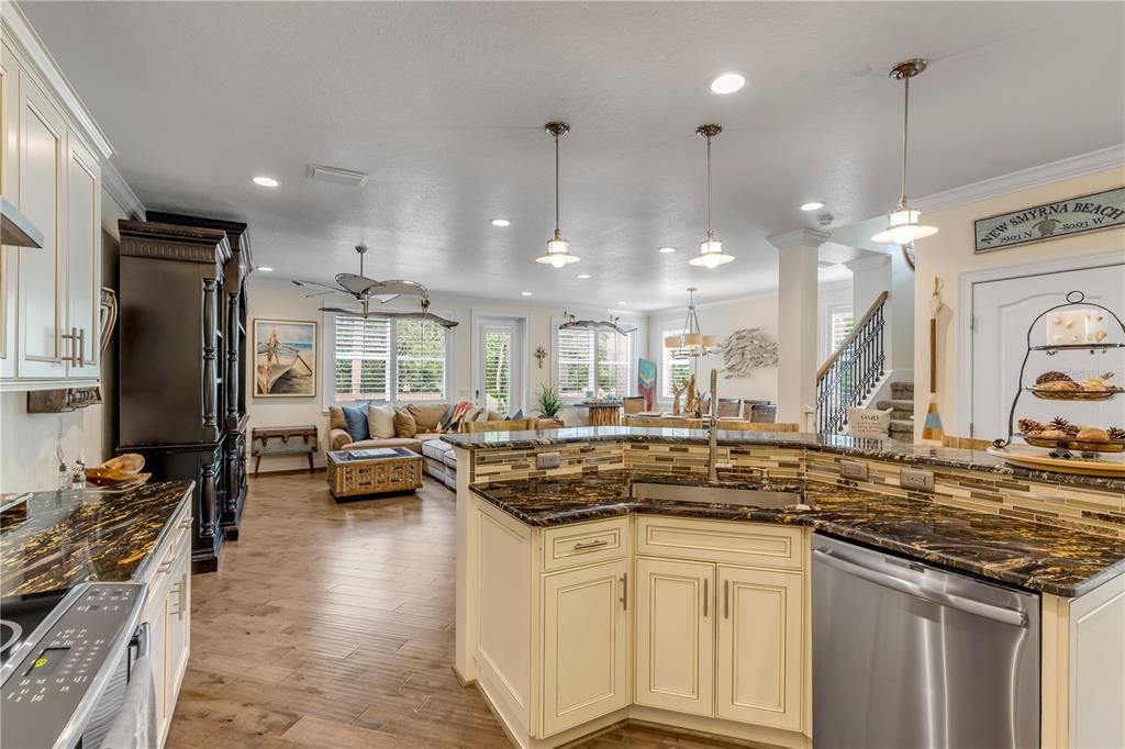 For Sale: $1,259,900 (3 beds, 2 baths, 2500 Square Feet)