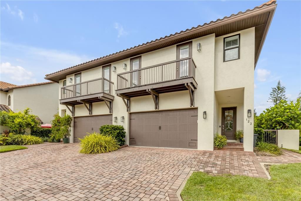 For Sale: $1,259,900 (3 beds, 2 baths, 2500 Square Feet)