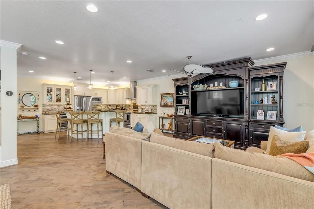 For Sale: $1,259,900 (3 beds, 2 baths, 2500 Square Feet)