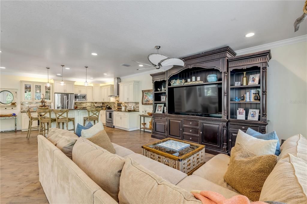 For Sale: $1,259,900 (3 beds, 2 baths, 2500 Square Feet)