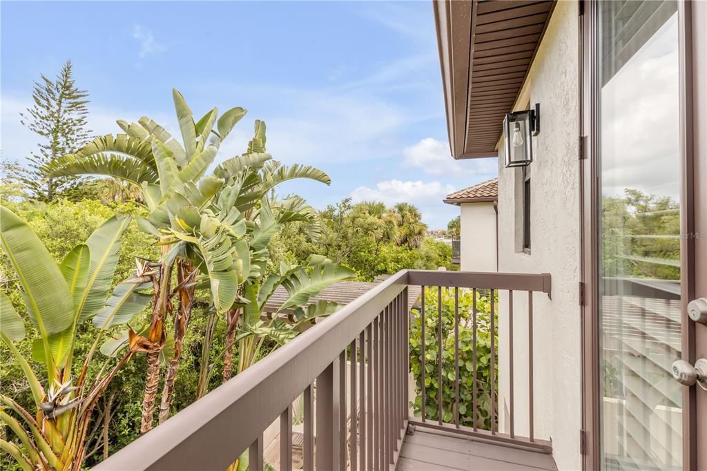 For Sale: $1,259,900 (3 beds, 2 baths, 2500 Square Feet)