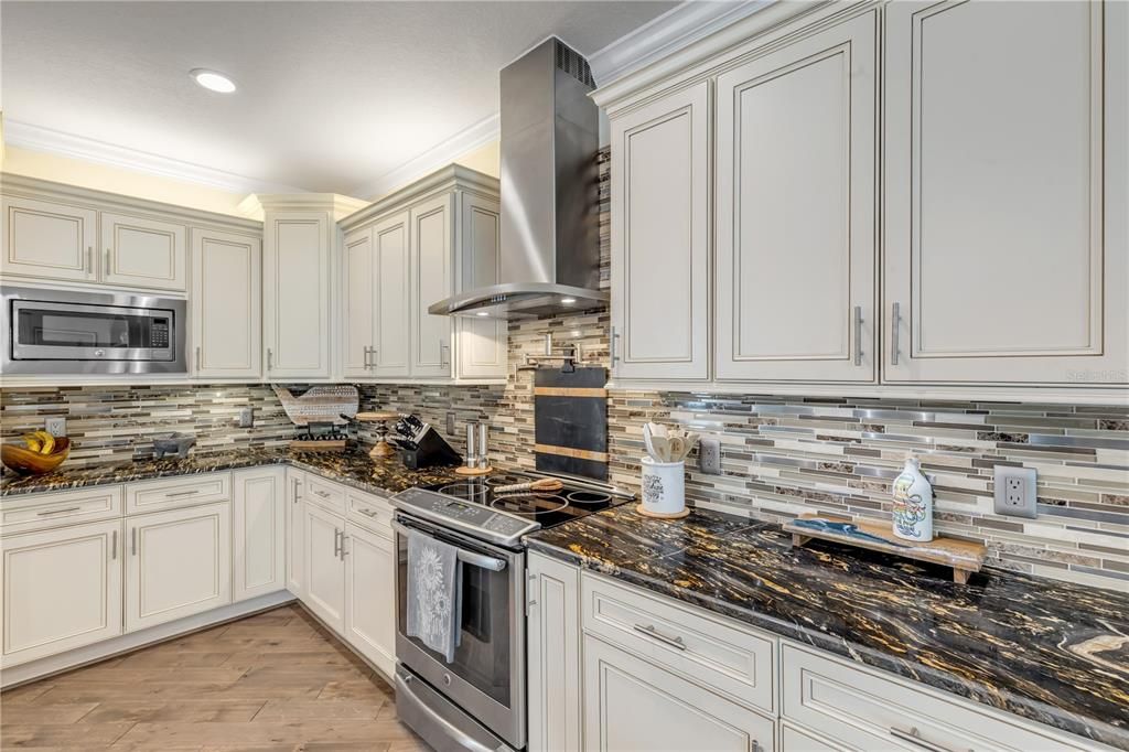 For Sale: $1,259,900 (3 beds, 2 baths, 2500 Square Feet)