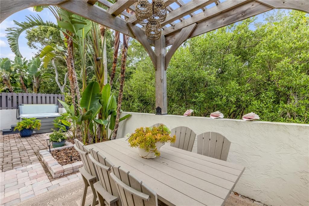 For Sale: $1,259,900 (3 beds, 2 baths, 2500 Square Feet)