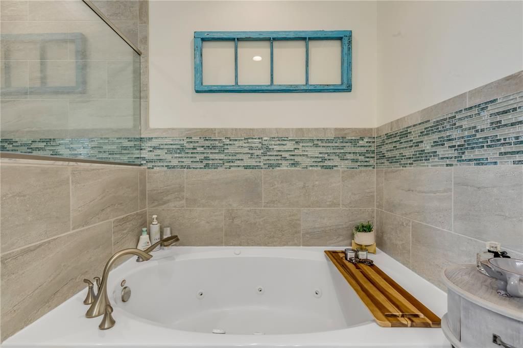 For Sale: $1,259,900 (3 beds, 2 baths, 2500 Square Feet)