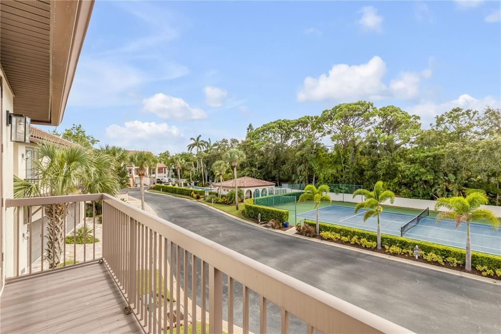 For Sale: $1,259,900 (3 beds, 2 baths, 2500 Square Feet)