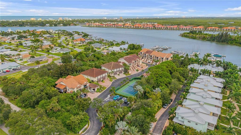 For Sale: $1,259,900 (3 beds, 2 baths, 2500 Square Feet)