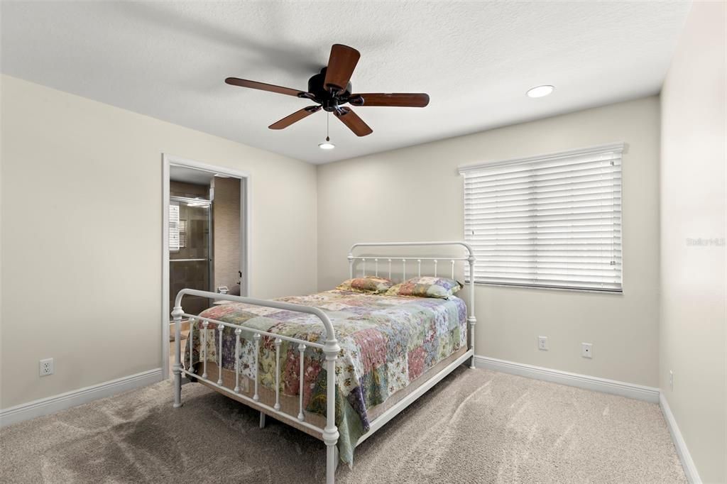 На продажу: $665,000 (5 спален, 4 ванн, 3374 Квадратных фут)