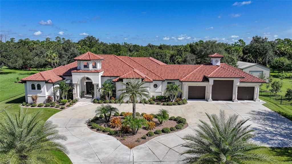 Недавно продано: $1,300,000 (4 спален, 4 ванн, 4563 Квадратных фут)