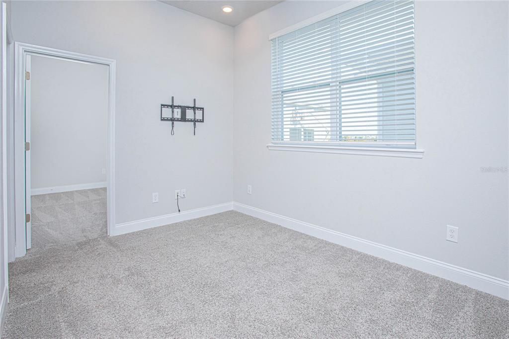 Active With Contract: $439,900 (2 beds, 2 baths, 1517 Square Feet)