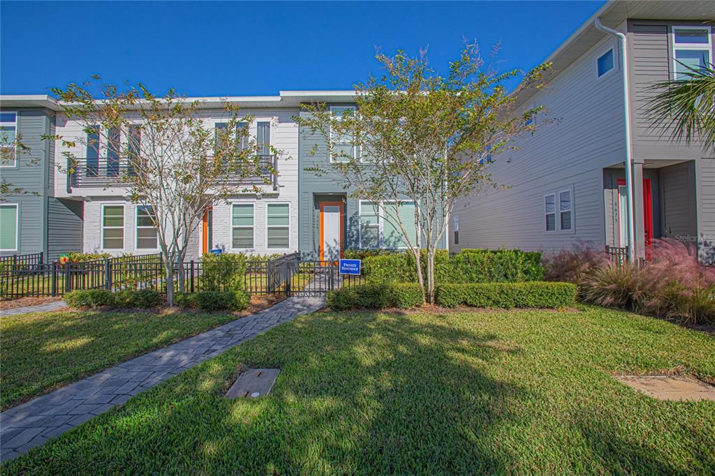 Active With Contract: $439,900 (2 beds, 2 baths, 1517 Square Feet)