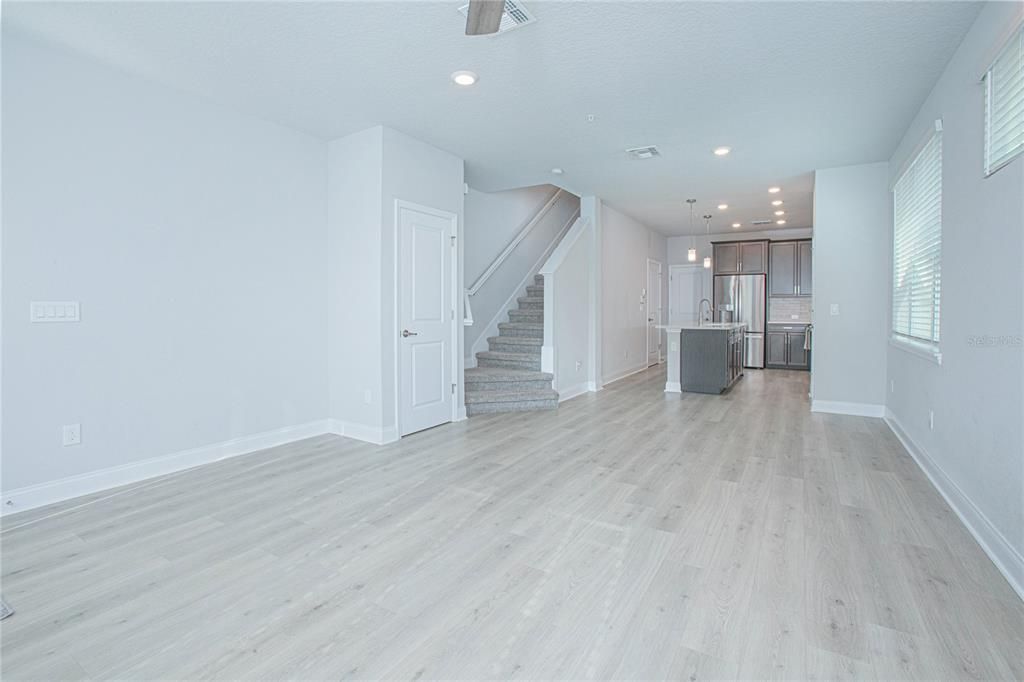 Active With Contract: $439,900 (2 beds, 2 baths, 1517 Square Feet)