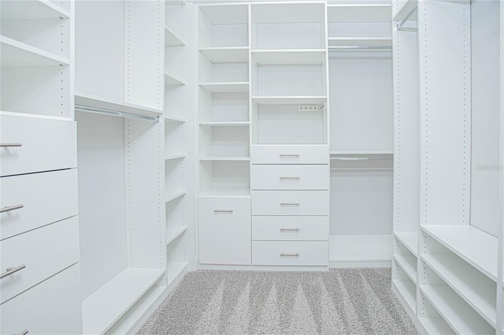 Active With Contract: $439,900 (2 beds, 2 baths, 1517 Square Feet)