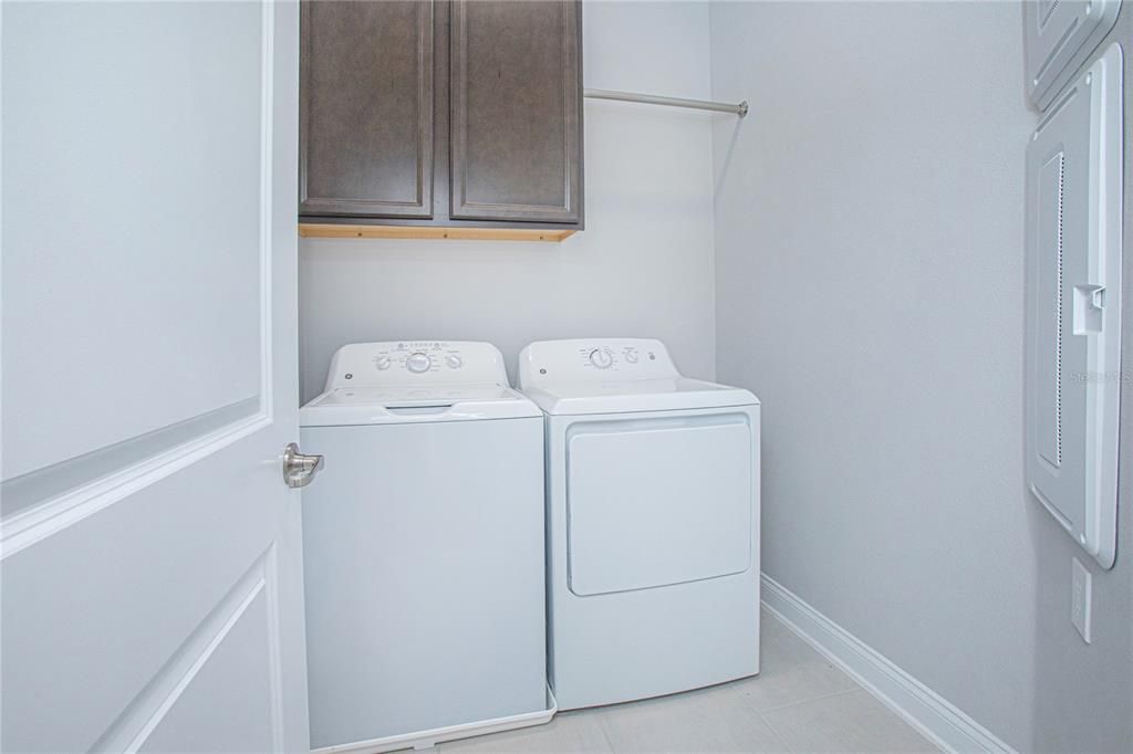 Active With Contract: $439,900 (2 beds, 2 baths, 1517 Square Feet)