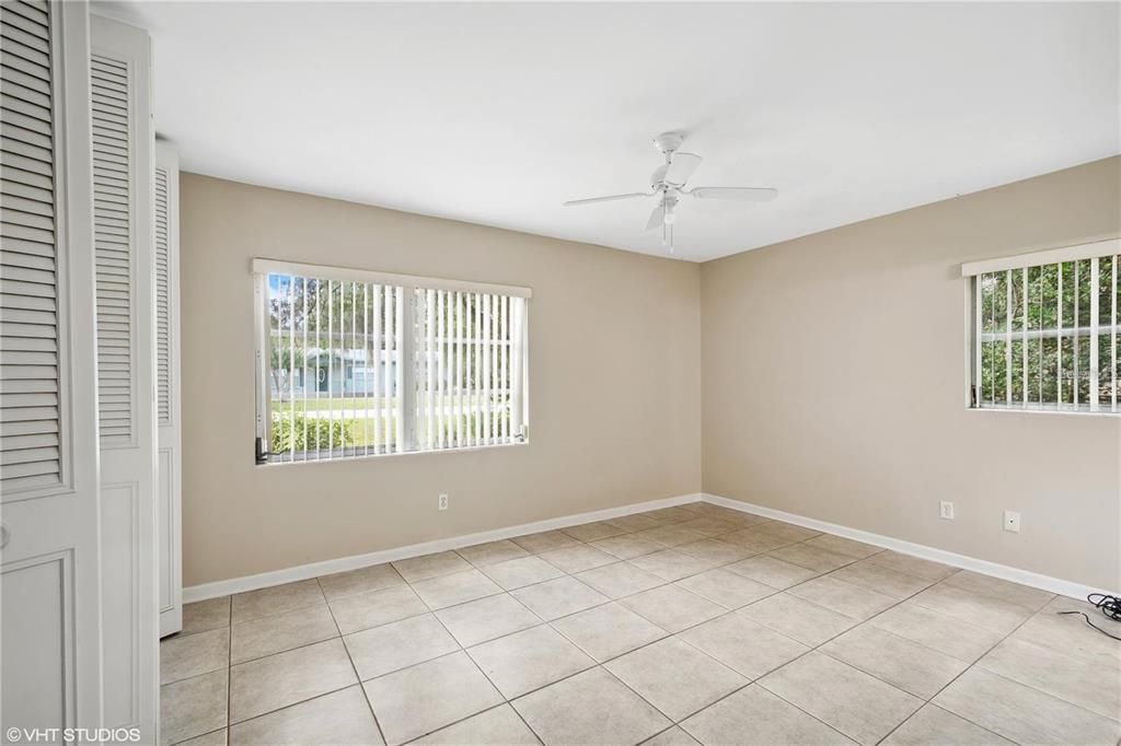 合同活跃: $1,950 (3 贝兹, 2 浴室, 1612 平方英尺)