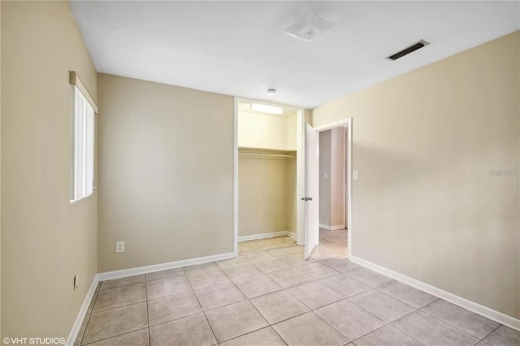 合同活跃: $1,950 (3 贝兹, 2 浴室, 1612 平方英尺)