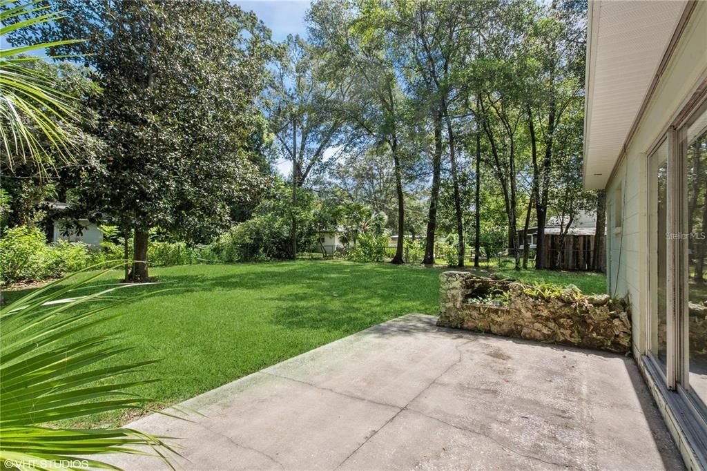 合同活跃: $1,950 (3 贝兹, 2 浴室, 1612 平方英尺)