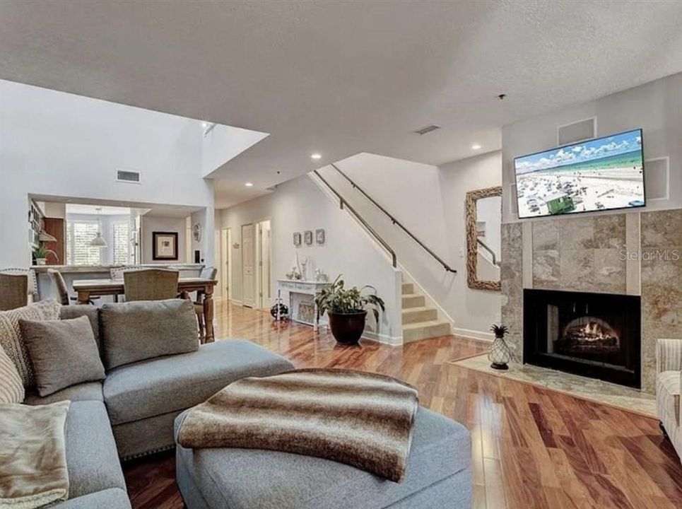 На продажу: $859,000 (2 спален, 2 ванн, 2606 Квадратных фут)