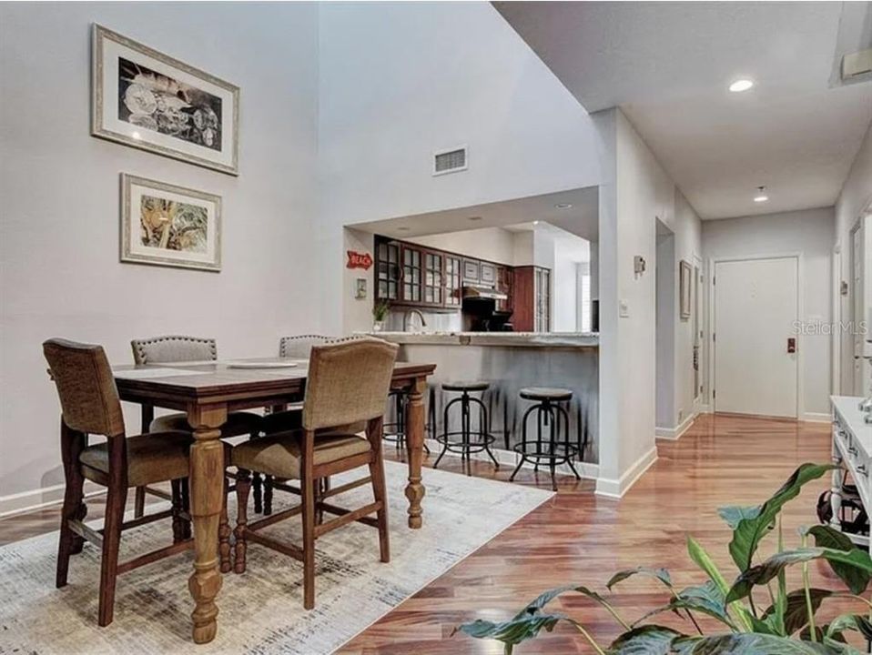 На продажу: $859,000 (2 спален, 2 ванн, 2606 Квадратных фут)