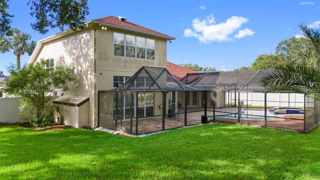 Activo con contrato: $699,000 (4 camas, 3 baños, 3097 Pies cuadrados)