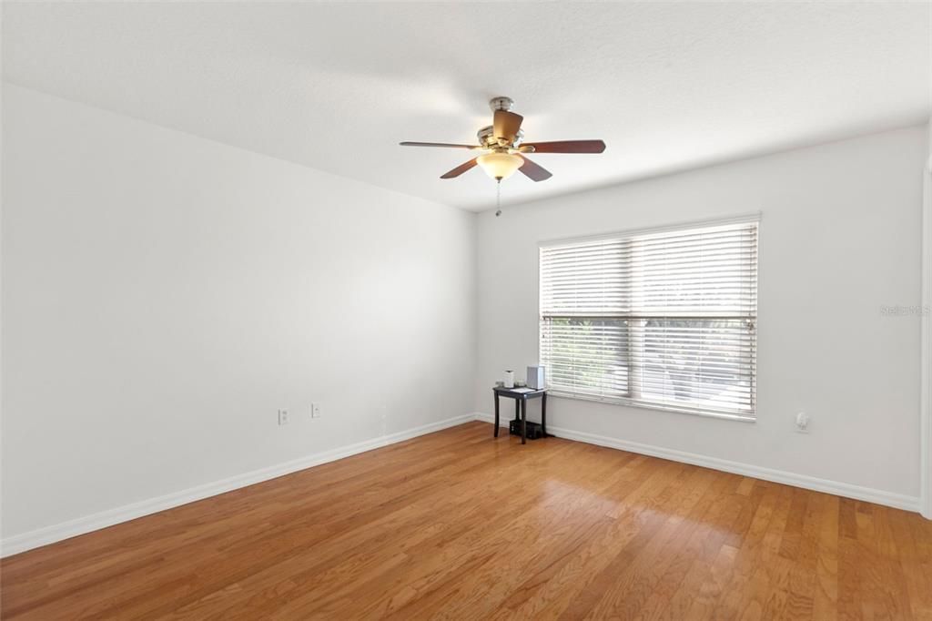 Activo con contrato: $699,000 (4 camas, 3 baños, 3097 Pies cuadrados)