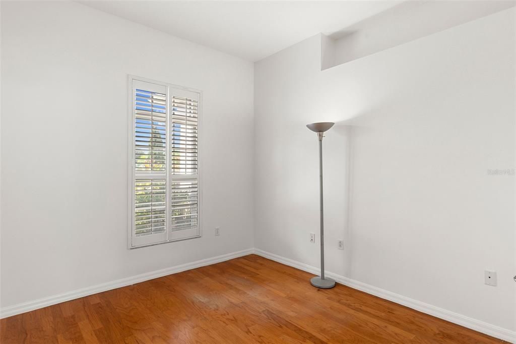 Activo con contrato: $699,000 (4 camas, 3 baños, 3097 Pies cuadrados)