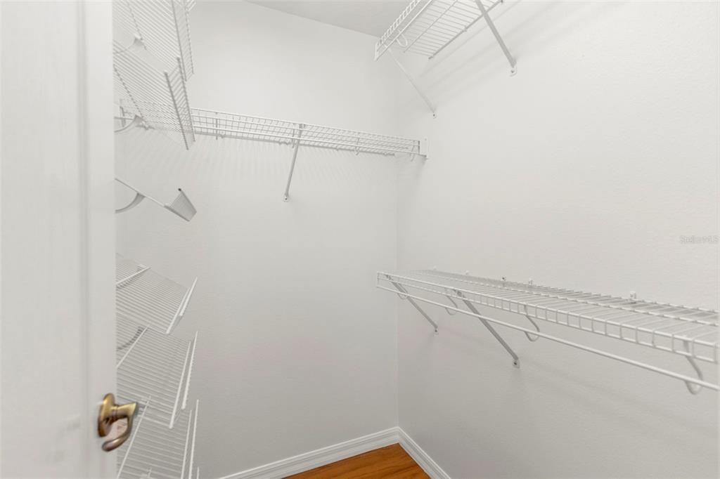 Activo con contrato: $699,000 (4 camas, 3 baños, 3097 Pies cuadrados)