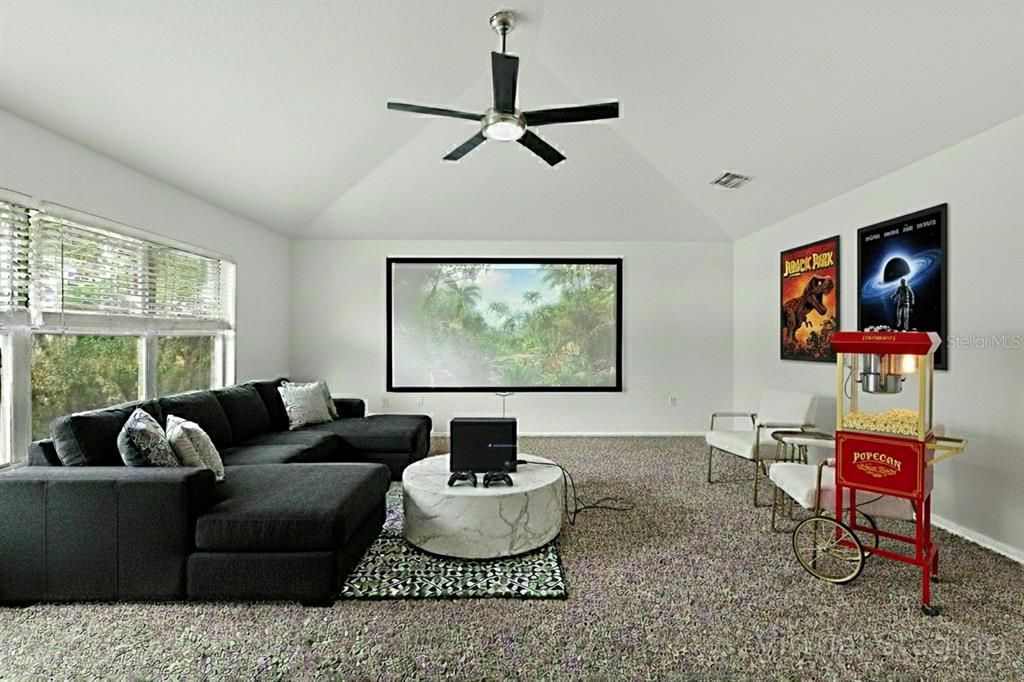 Activo con contrato: $699,000 (4 camas, 3 baños, 3097 Pies cuadrados)