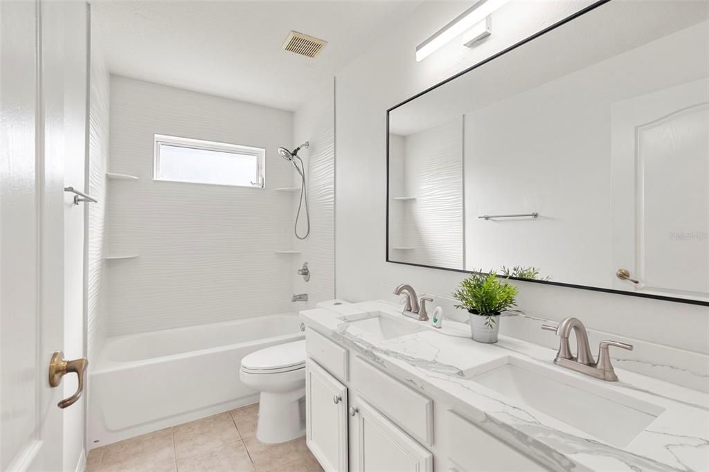 Activo con contrato: $699,000 (4 camas, 3 baños, 3097 Pies cuadrados)