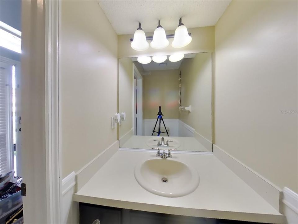 Active With Contract: $2,369 (3 beds, 2 baths, 1857 Square Feet)