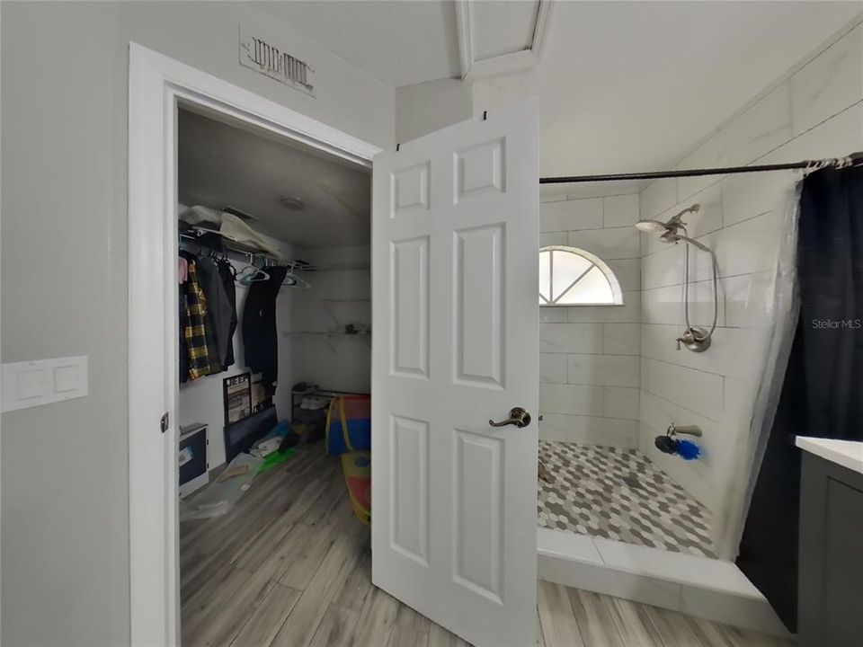 Active With Contract: $2,369 (3 beds, 2 baths, 1857 Square Feet)