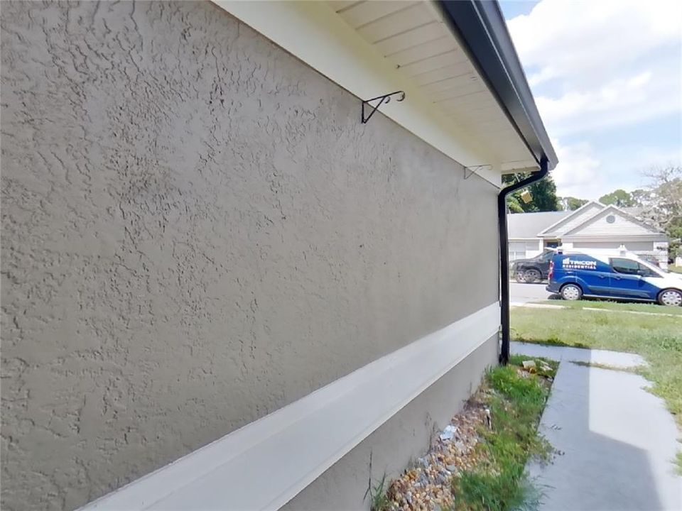 Active With Contract: $2,369 (3 beds, 2 baths, 1857 Square Feet)