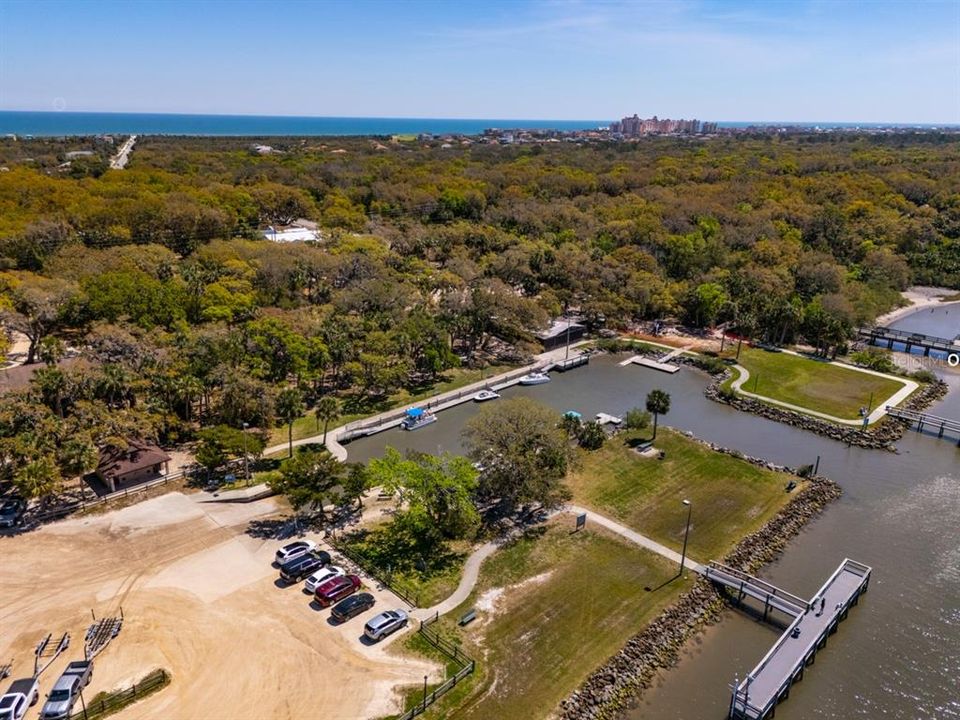 Под контрактом: $365,000 (2 спален, 2 ванн, 1276 Квадратных фут)