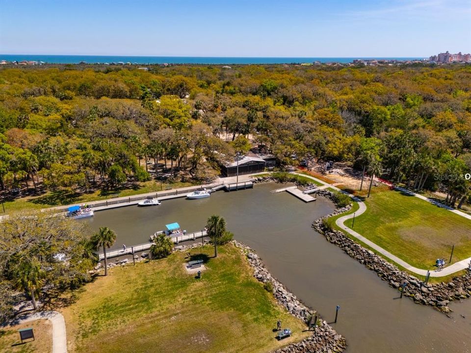 Под контрактом: $365,000 (2 спален, 2 ванн, 1276 Квадратных фут)