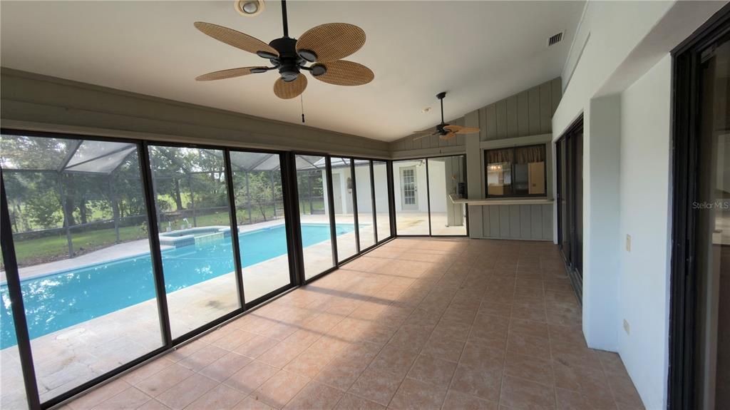 En Venta: $825,000 (3 camas, 2 baños, 2866 Pies cuadrados)