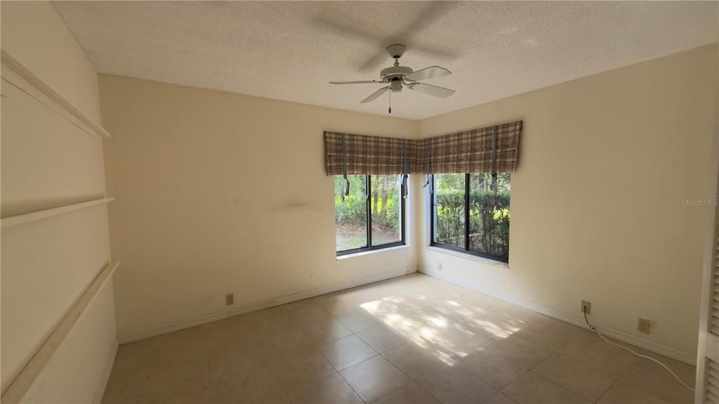 En Venta: $825,000 (3 camas, 2 baños, 2866 Pies cuadrados)