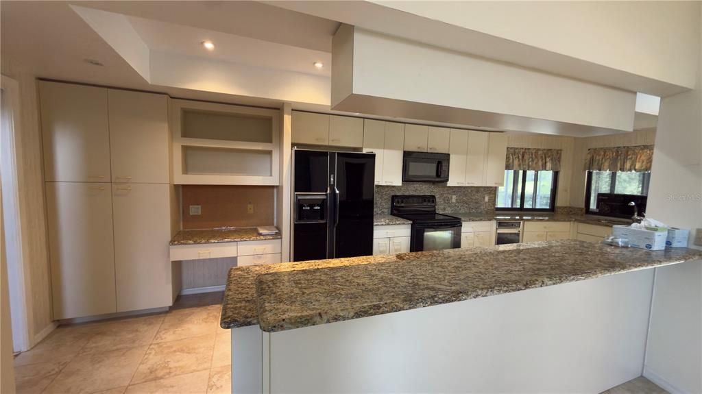 En Venta: $825,000 (3 camas, 2 baños, 2866 Pies cuadrados)