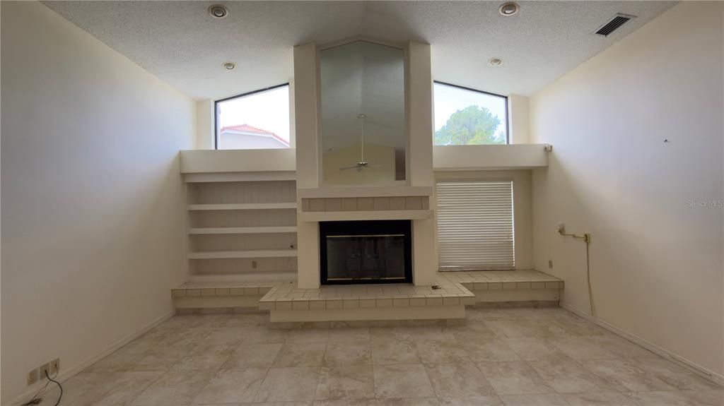 En Venta: $825,000 (3 camas, 2 baños, 2866 Pies cuadrados)