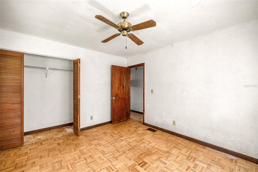 Activo con contrato: $269,000 (3 camas, 1 baños, 1363 Pies cuadrados)