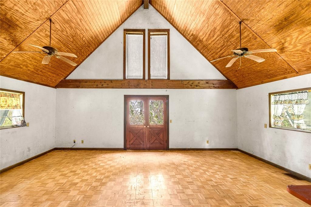 Activo con contrato: $269,000 (3 camas, 1 baños, 1363 Pies cuadrados)