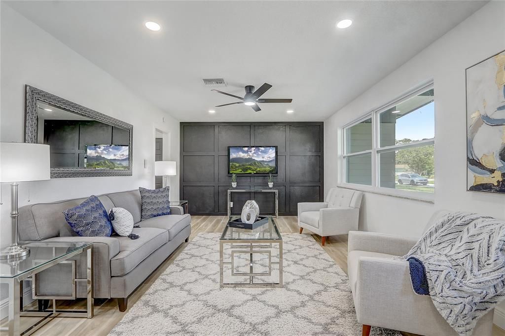 En Venta: $419,999 (4 camas, 2 baños, 1936 Pies cuadrados)