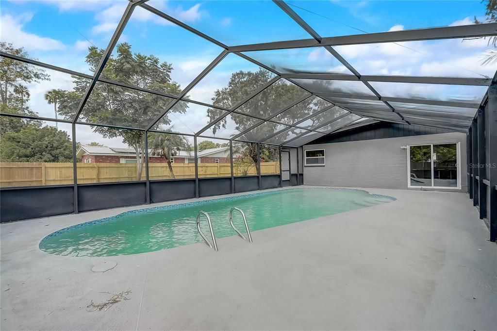 En Venta: $419,999 (4 camas, 2 baños, 1936 Pies cuadrados)